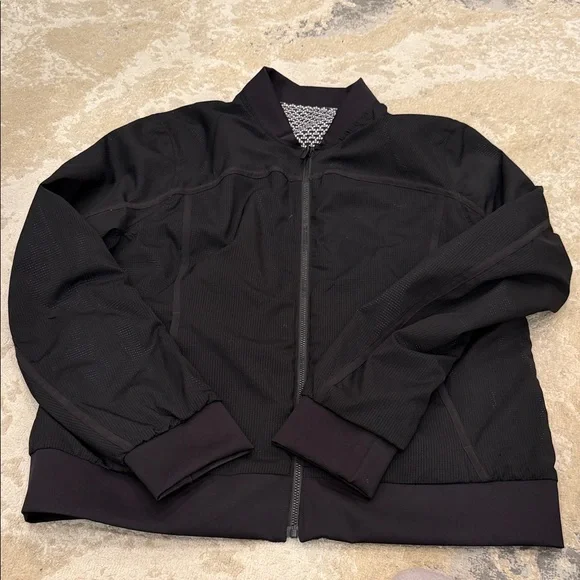 Lululemon Bomb Around Jacket *Reversible
Monochromic Black / Black Size 12 - Picture 4 of 12